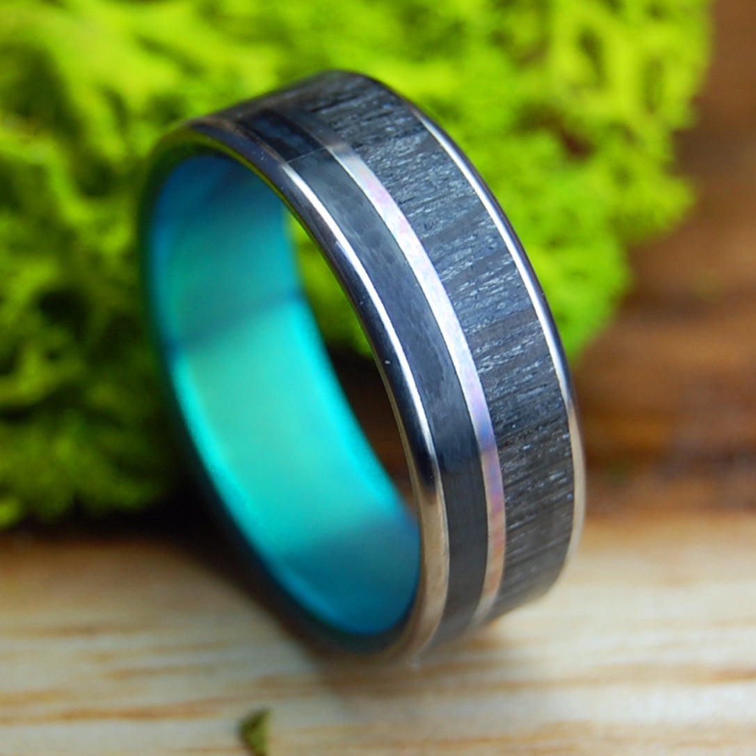 BISON BOG GREEN | Bison Horn, Bog Oak & Titanium Wedding Ring
