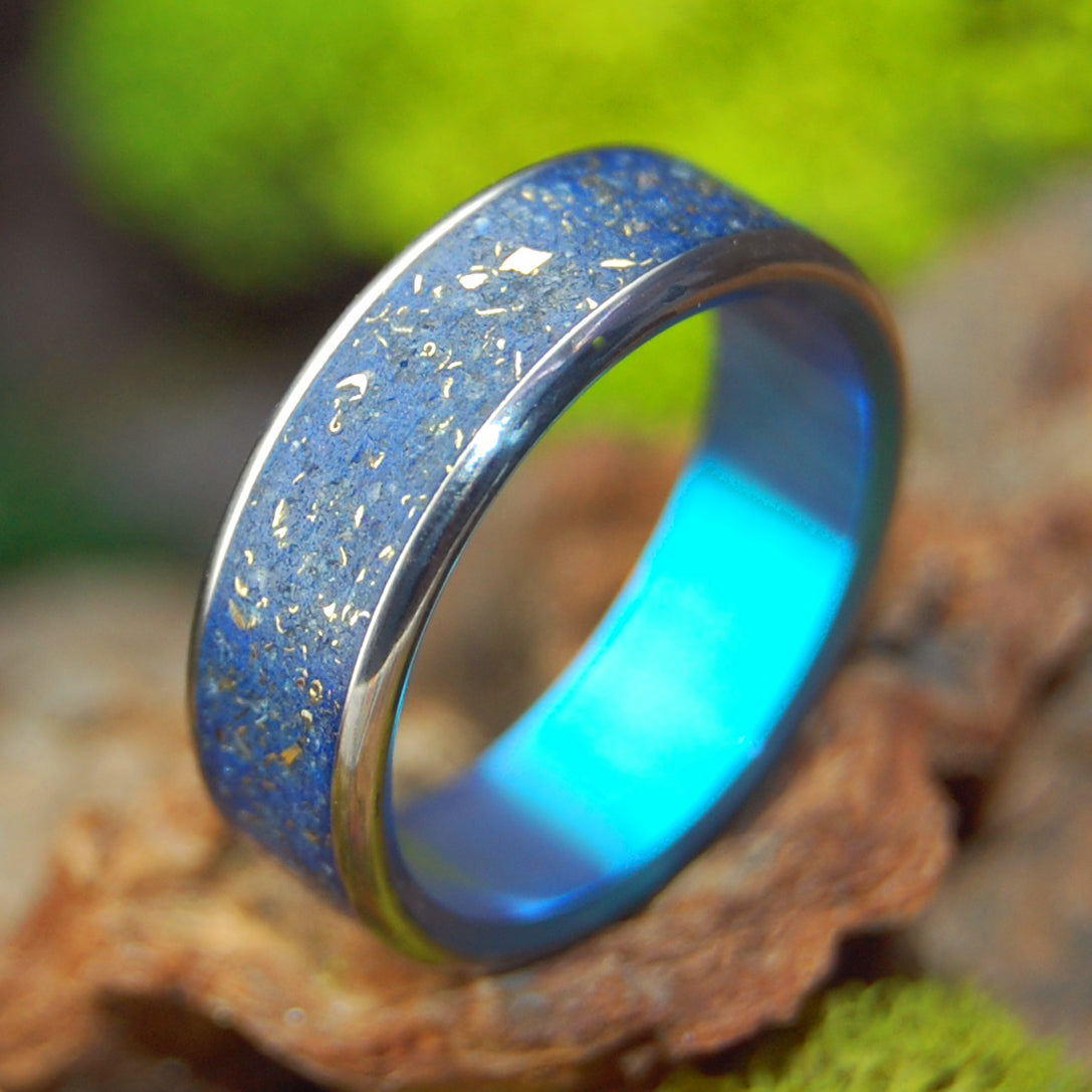 Single Center Inlay Blue Earth Memento Ring