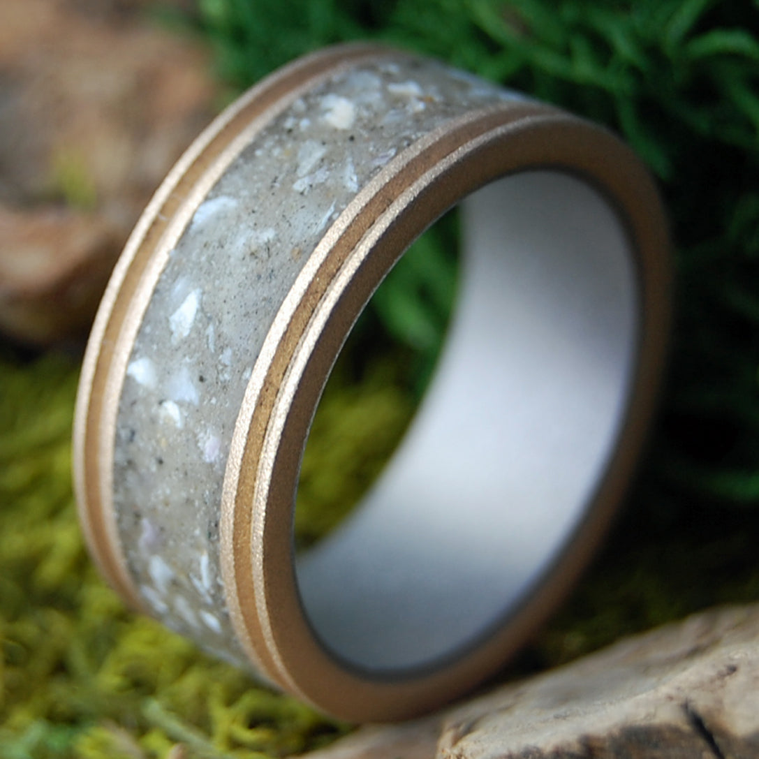HUNTINGTON AUSSIE BRONZE | Men's Beach Sand, Sea Shells, Bronze & Titanium Wedding Ring