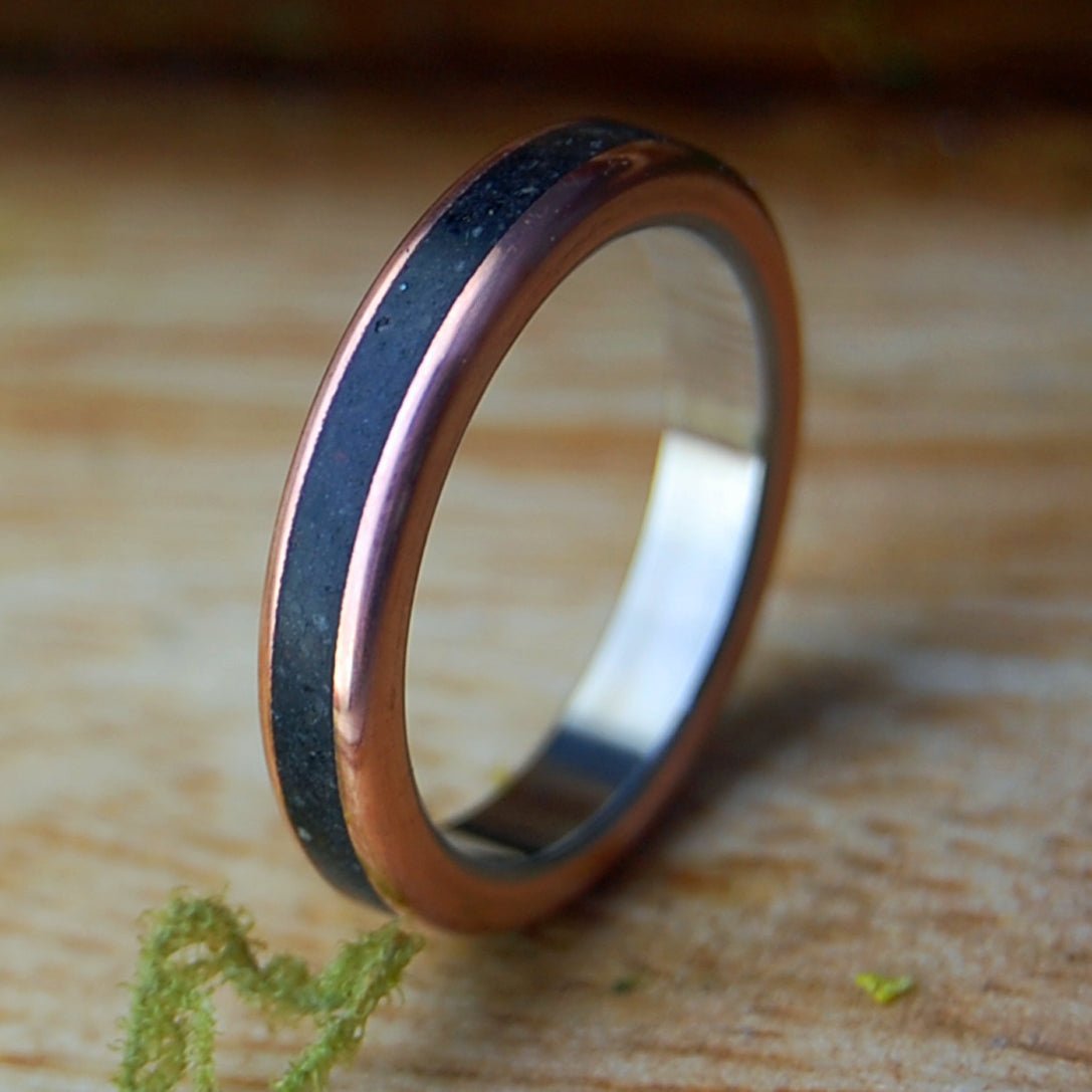 DEER ON BLACK BEACH | Black Beach Sand, Deer Antler, Copper & Titanium Women's Wedding Ring - Minter and Richter Designs