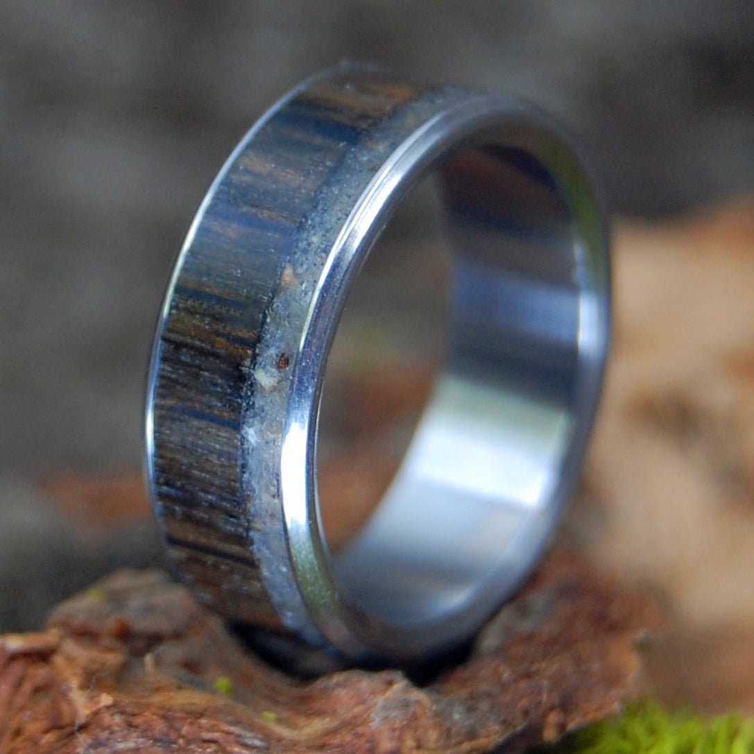 Kentucky Bog | Men's Scottish Bog Oak, Kentucky Coal & Titanium Wedding Ring - Minter and Richter Designs