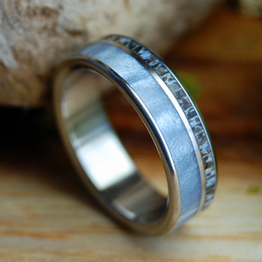 MOOSE UNDER FOG | Men's Moose Antler, Gray Pearl & Titanium Wedding Ring