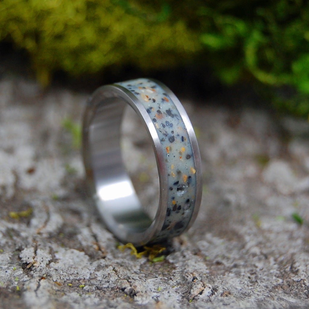 Natural Beaches Of Iceland | Men's Icelandic Beach Sand & Titanium Wedding Ring - Minter and Richter Designs