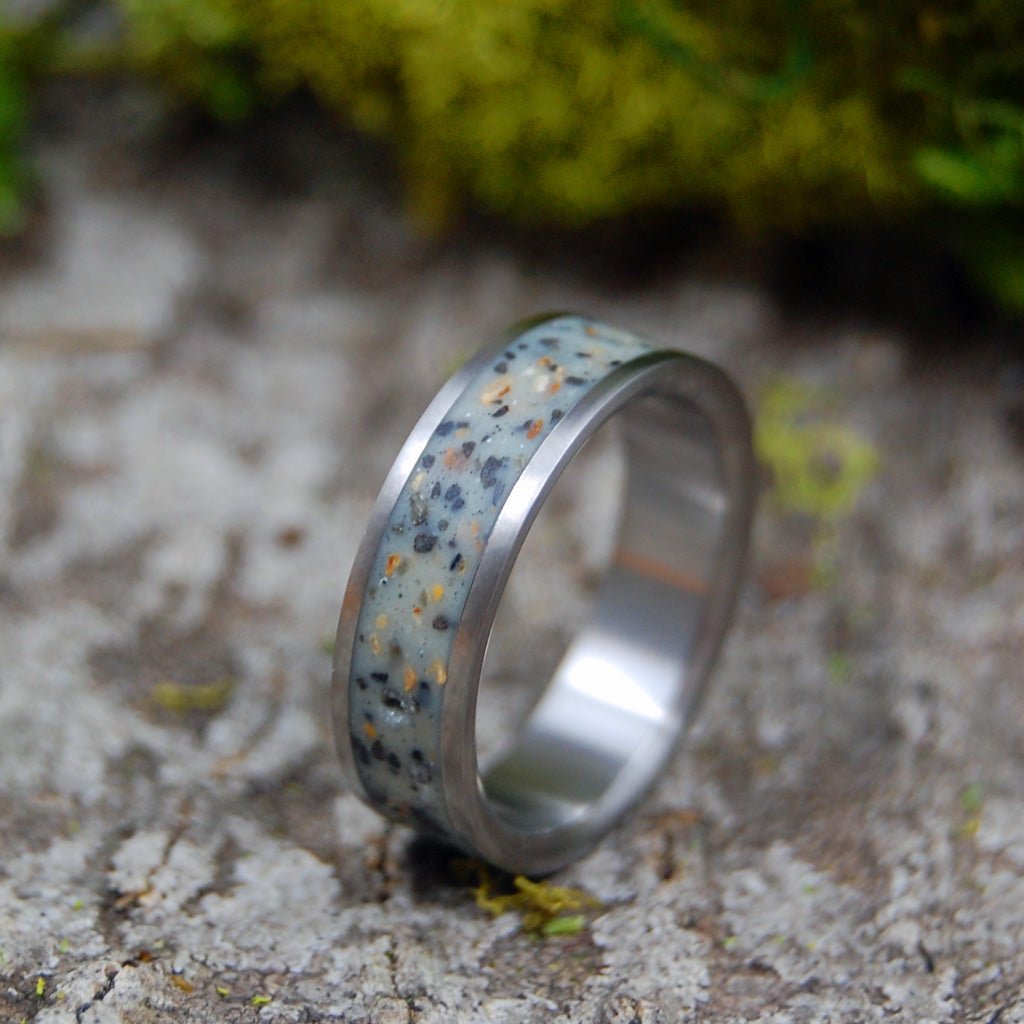 Natural Beaches Of Iceland | Men's Icelandic Beach Sand & Titanium Wedding Ring - Minter and Richter Designs