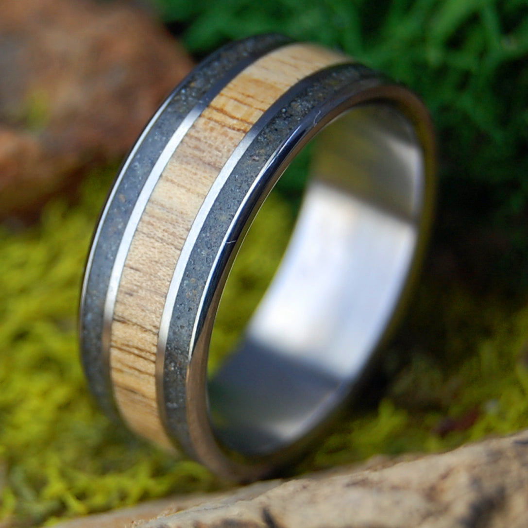 OREGON MYRTLE RHODE ISLAND | Oregon Myrtle Wood, Rhode Island Sand & Titanium Wedding Ring