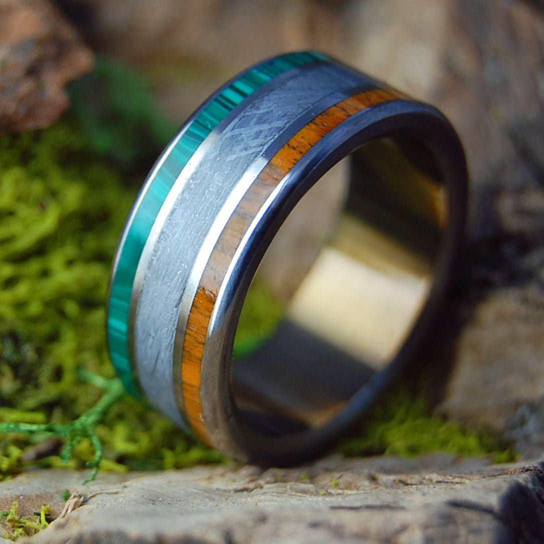 PALO SANTO | Men's Meteorite, Malachite, Lignum Vitae & Titanium Wedding Ring - Minter and Richter Designs