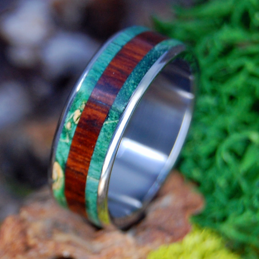 SNAKE IN THE GRASS | Men's Green Box Elder, Snake Wood & Titanium Wedding Ring