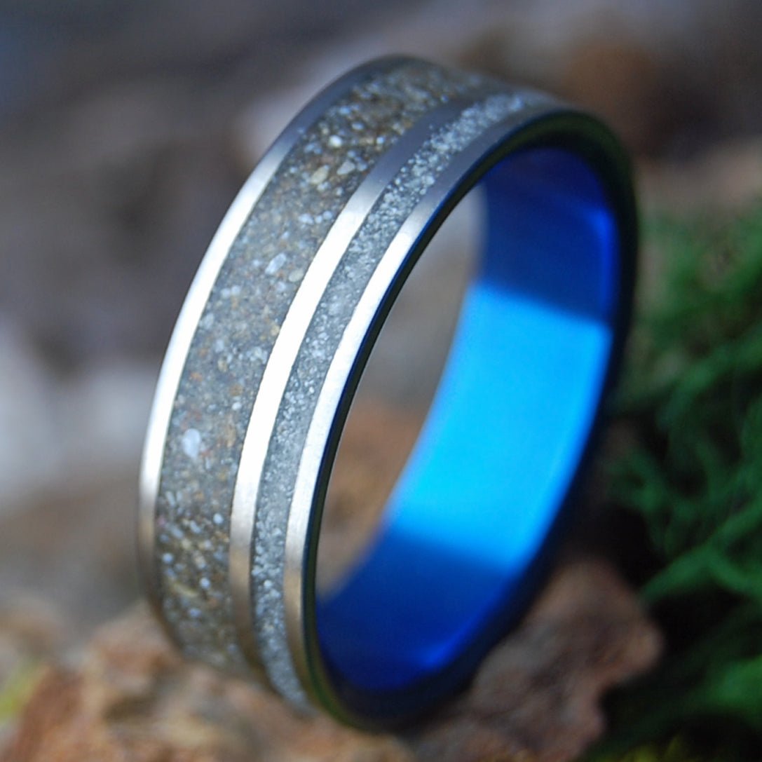 ST. PETE OF HERRADURA OFFSET | Men's Costa Rican and Florida Beach Sand & Titanium Wedding Ring - Minter and Richter Designs