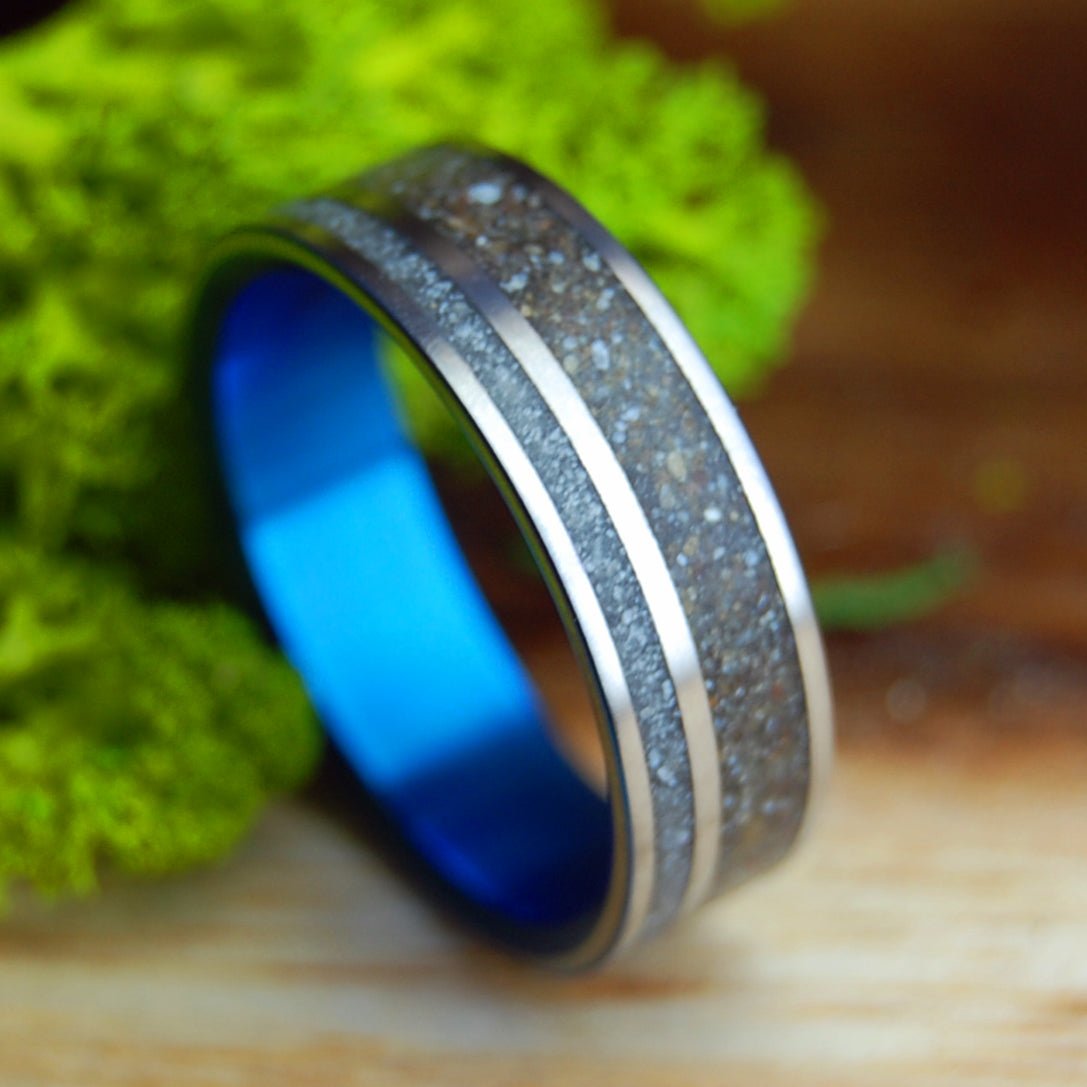 ST. PETE OF HERRADURA OFFSET | Men's Costa Rican and Florida Beach Sand & Titanium Wedding Ring - Minter and Richter Designs
