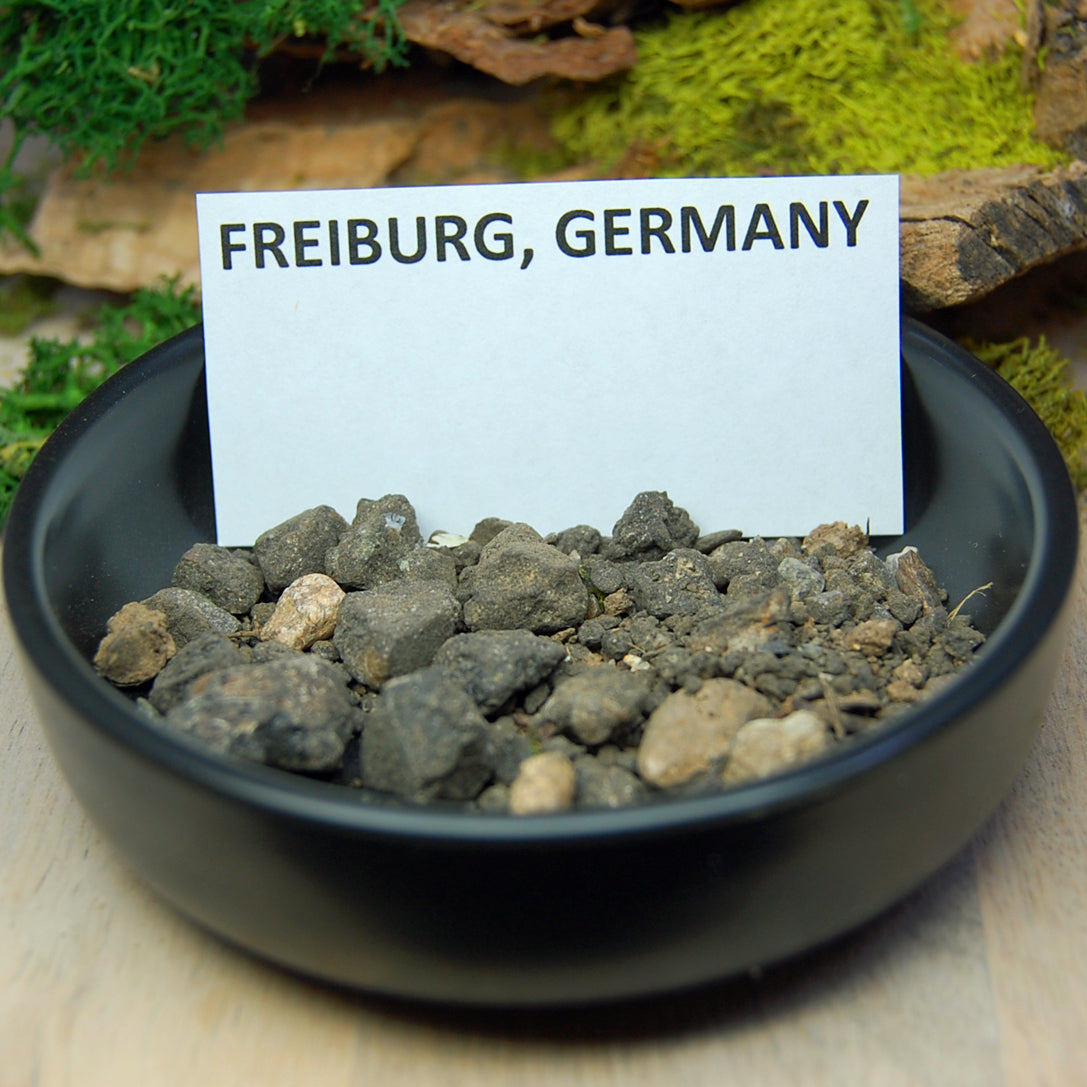 FREIBURG GERMAN EARTH Wedding Rings - How Earthy Materials Like Sand, Dirt and Rocks Can Symbolize Your Unique Love Story