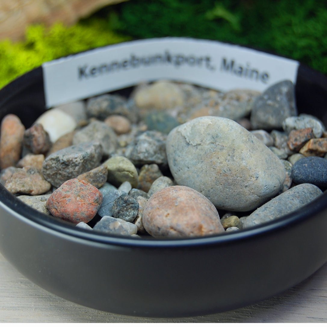MAINE Beach Sand Wedding Rings - How Earthy Materials Like Sand, Dirt and Rocks Can Symbolize Your Unique Love Story - Minter and Richter Designs