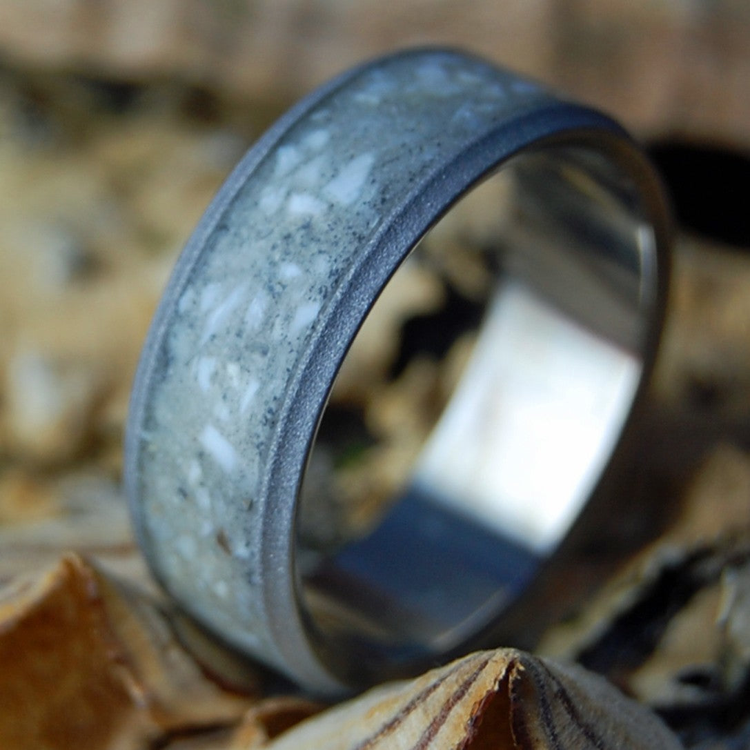 ST. AUGUSTINE PREDATOR | Men's Alligator Teeth, St. Augustine Beach Sand & Titanium Wedding Ring