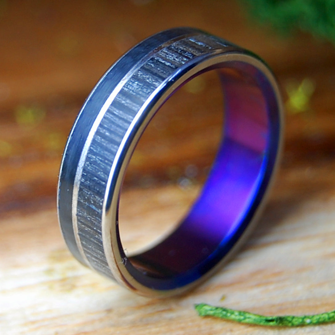 BISON BOG PURPLE | Bison Horn, Bog Oak & Titanium Wedding Ring