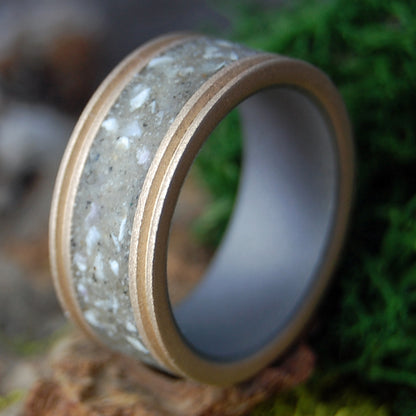 HUNTINGTON AUSSIE BRONZE | Men's Beach Sand, Sea Shells, Bronze & Titanium Wedding Ring