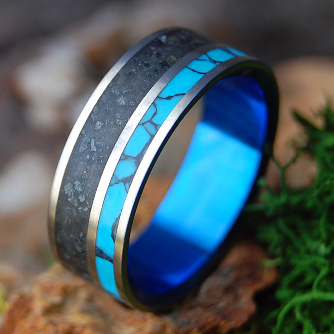 ICELANDIC DIAMOND SEA | Vik Beach Sand & Turquoise Titanium Wedding Ring