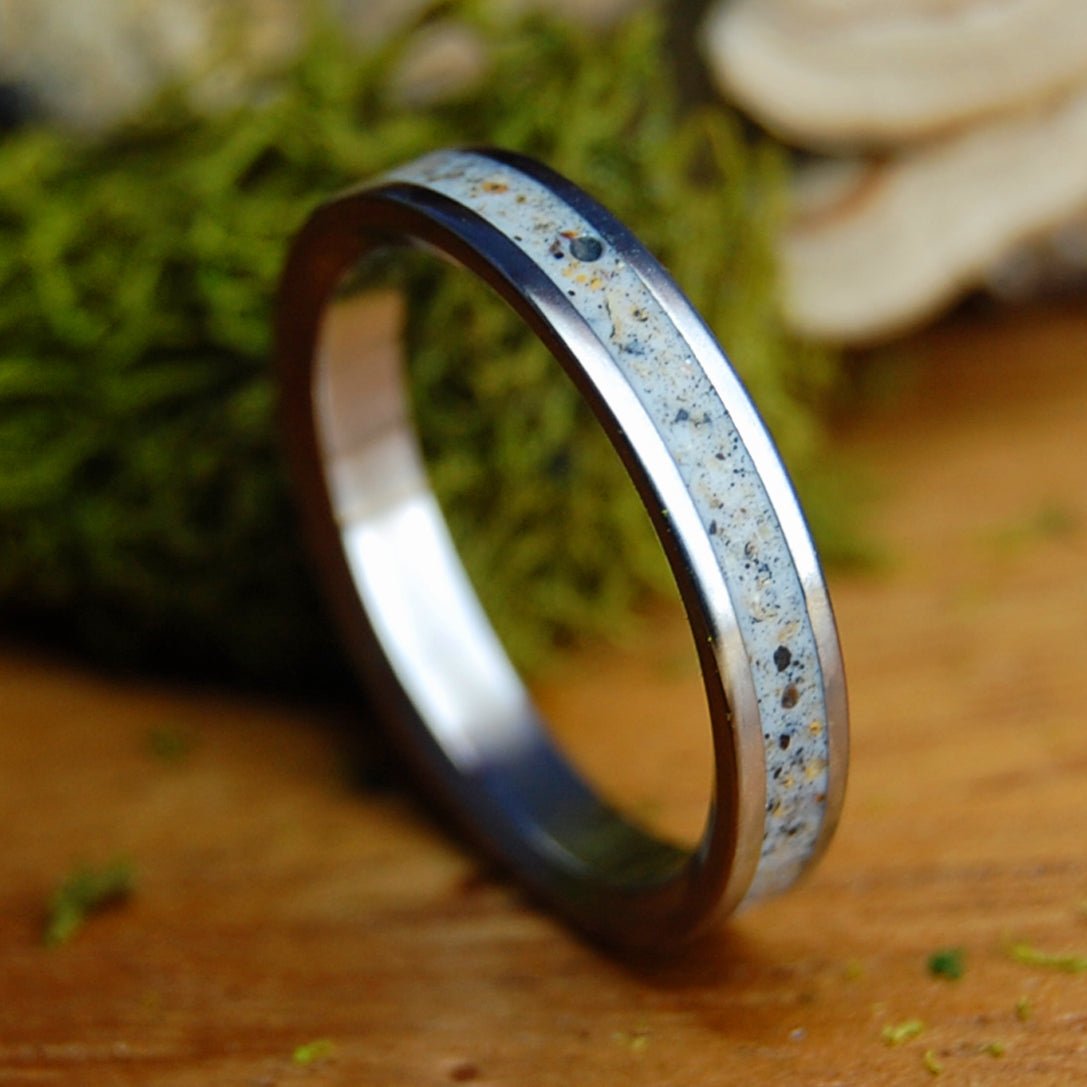 BED ROCK BEAUTY | Beach Sand & Titanium Wedding Ring - Minter and Richter Designs