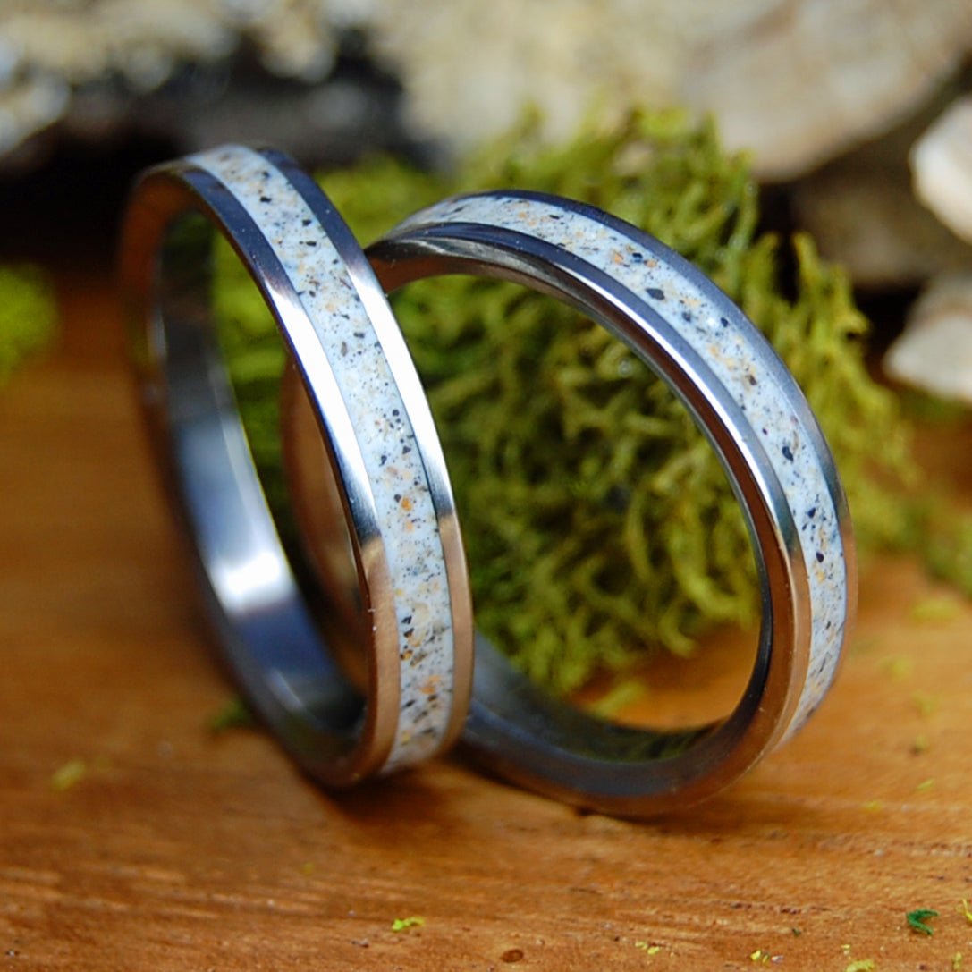 BED ROCK BEAUTY SET NARROW | Beach Sand & Titanium Wedding Rings - Minter and Richter Designs