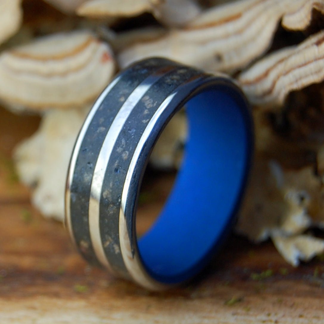 BLUE EYED MEGALODON | Men's Icelandic Lava, Megalodon Shark Tooth & Titanium Wedding Ring - Minter and Richter Designs
