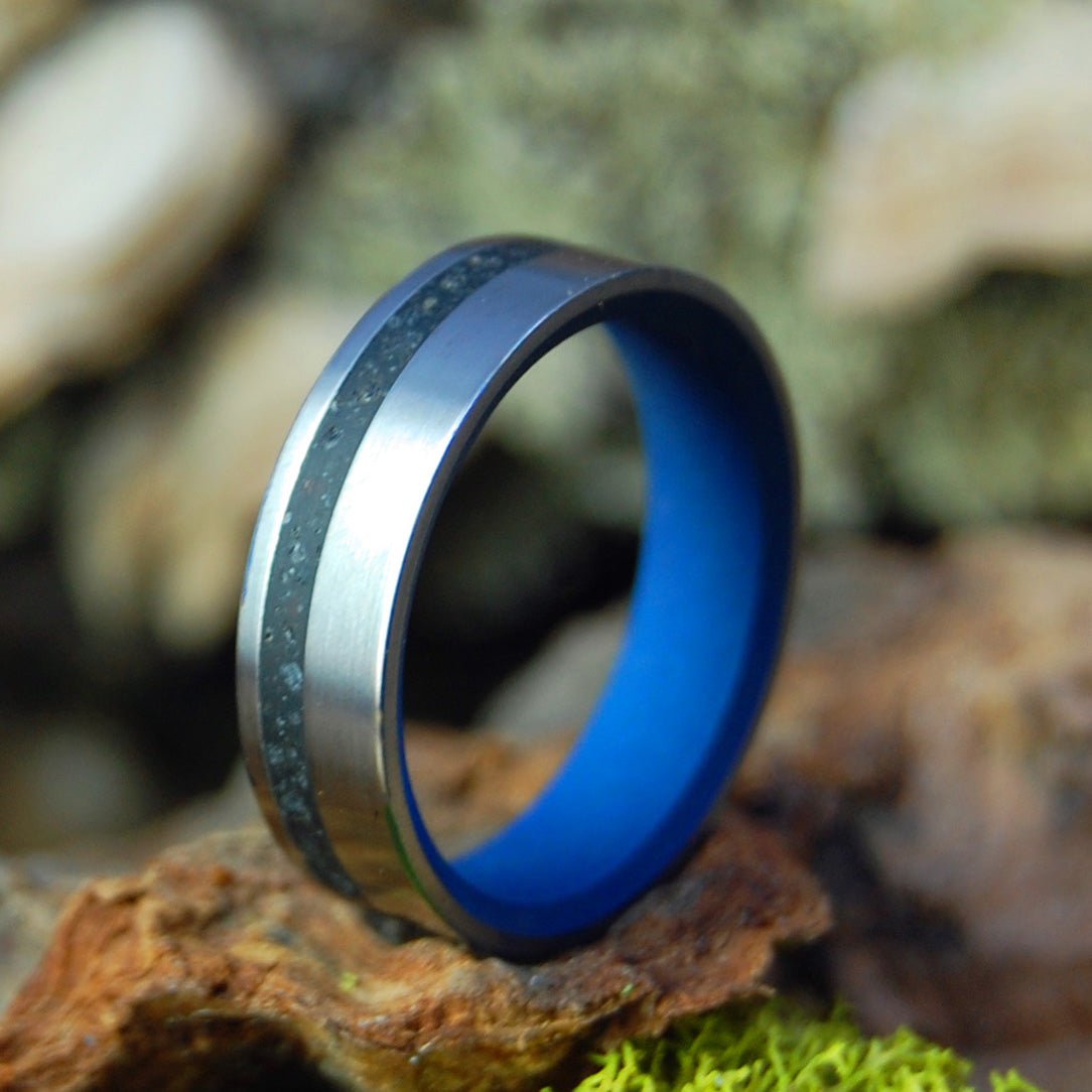 Blue Starlit Night On Vik Beach | Men's Icelandic Lava, Icelandic Beach Sand & Titanium Wedding Ring - Minter and Richter Designs