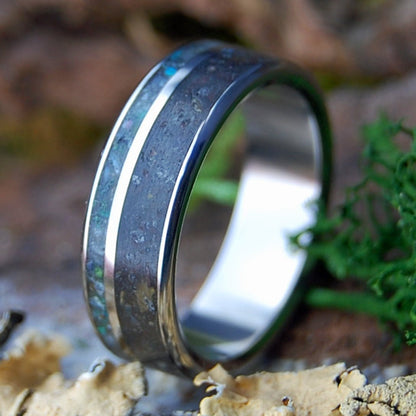 CALIFORNIA SUNFLOWER LAVA I | Sunflower Petals in Lava, California Serpentine Stone & Inox Steel Wedding Ring - Minter and Richter Designs