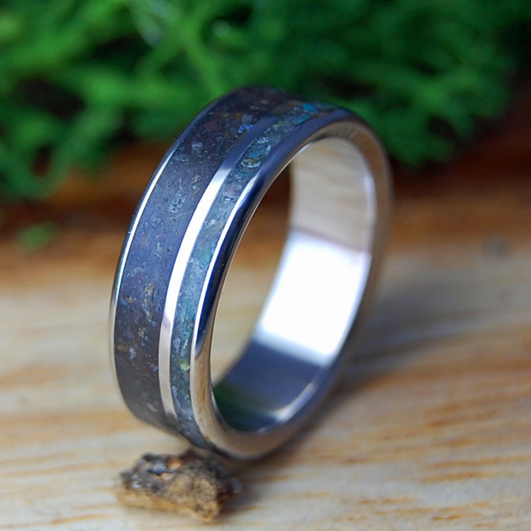 CALIFORNIA SUNFLOWER LAVA I | Sunflower Petals in Lava, California Serpentine Stone & Inox Steel Wedding Ring - Minter and Richter Designs
