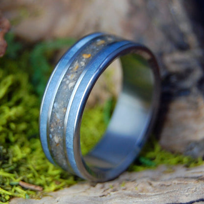 GOOSE ROCKS BEACH MAINE | Men's Gray Marbled Resin, Goose Rocks Beach Sand & Titanium Wedding Ring - Minter and Richter Designs