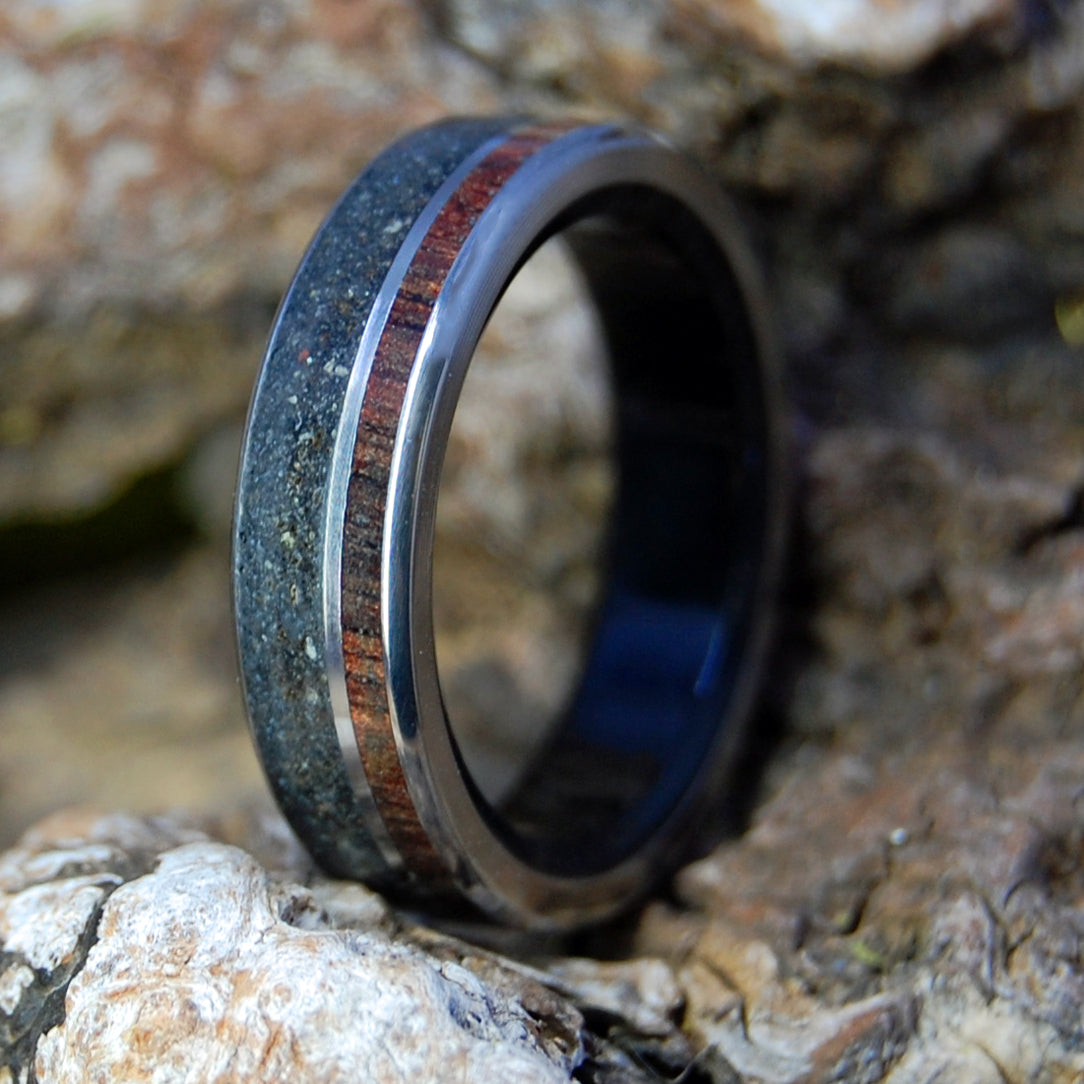 ICELANDIC ONYX HEART | Onyx Stone, Beach Sand & Koa Wood Titanium Wedding Ring - Minter and Richter Designs