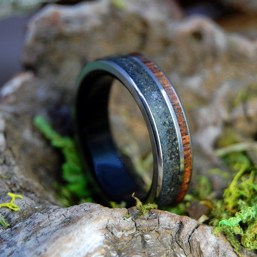 ICELANDIC ONYX HEART | Onyx Stone, Beach Sand & Koa Wood Titanium Wedding Ring - Minter and Richter Designs