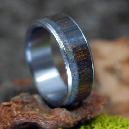 Kentucky Bog | Men's Scottish Bog Oak, Kentucky Coal & Titanium Wedding Ring - Minter and Richter Designs