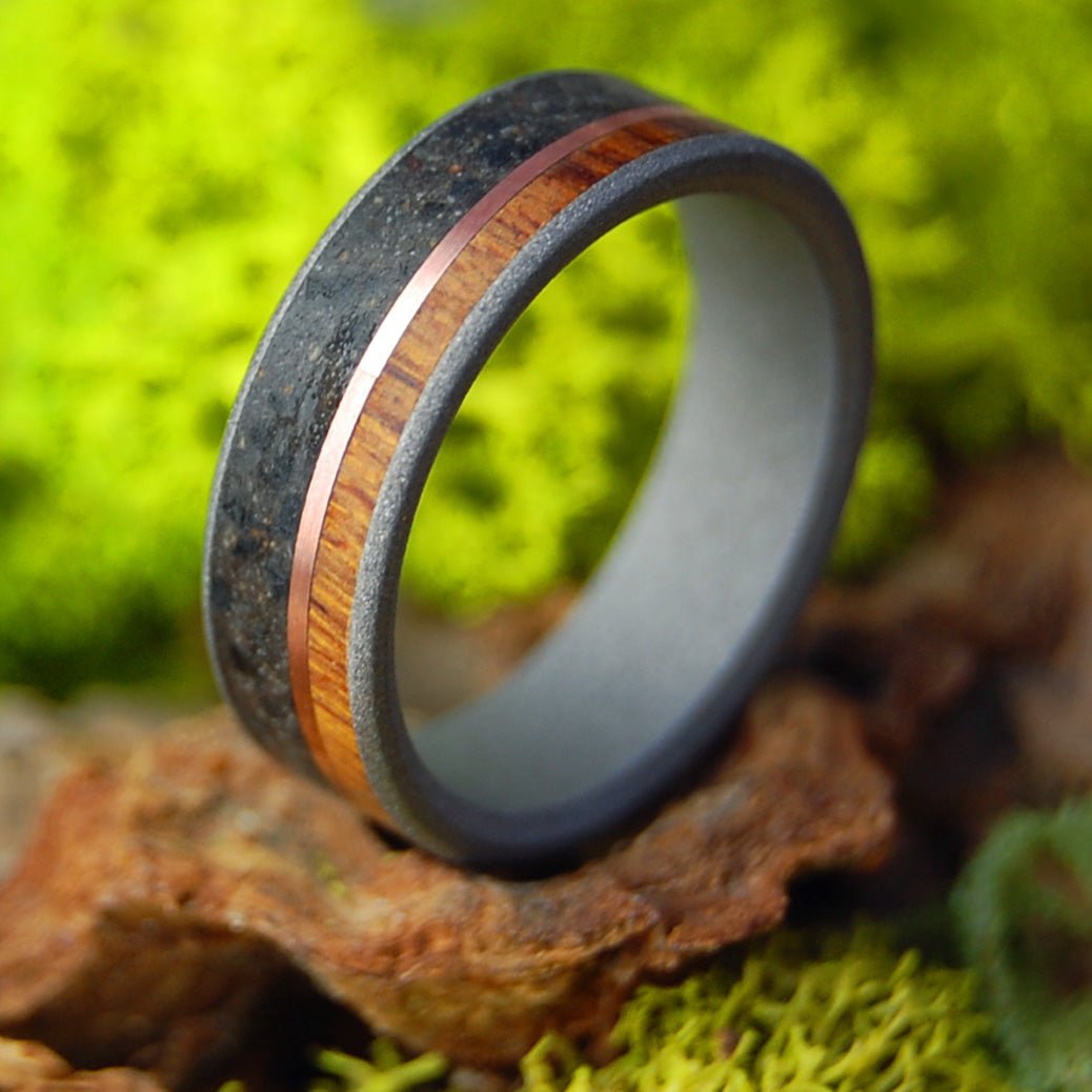 La Jolla Lava | Men's Icelandic Lava, La Jolla CA Sand, Copper and Desert Ironwood & Titanium Wedding Ring - Minter and Richter Designs