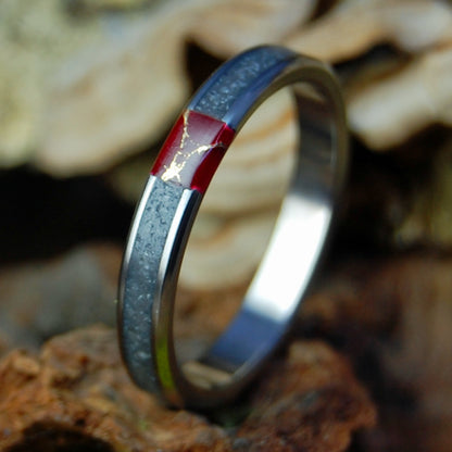 LAKE TAHOE RED | Women's Lake Tahoe Beach Sand, Jasper Stone & Titanium Wedding Ring