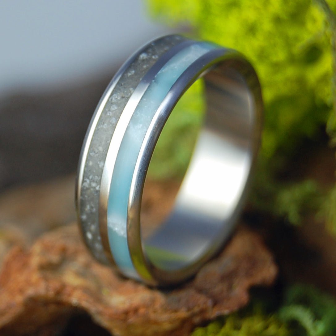 MIAMI DAYLIGHT | Men's Miami Beach Sand, Larimar Stone & Titanium Wedding Ring - Minter and Richter Designs