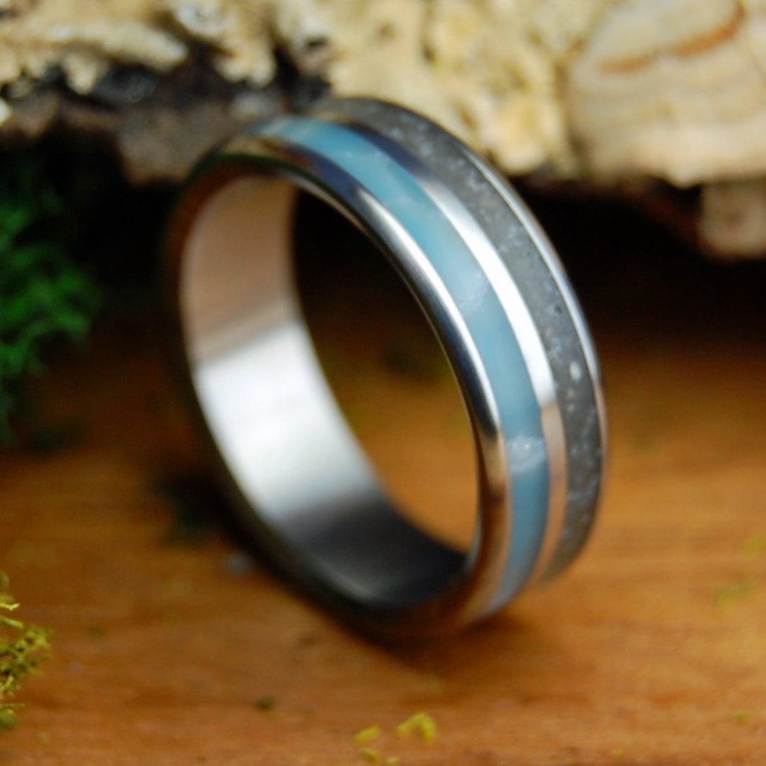 MIAMI DAYLIGHT | Men's Miami Beach Sand, Larimar Stone & Titanium Wedding Ring - Minter and Richter Designs