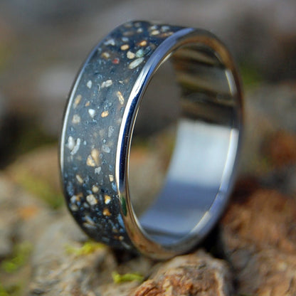 ODE TO ICELAND | Men's Icelandic Beach Sand, Lava & Titanium Wedding Ring - Minter and Richter Designs