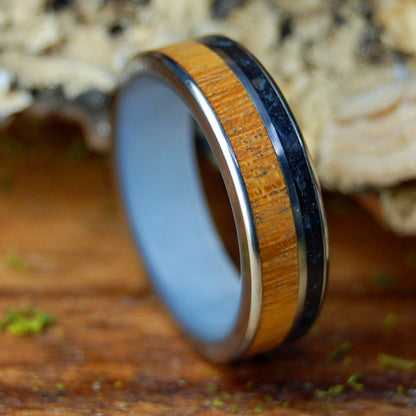 OREGON HEART SMOKE | Oregon Lava & Oregon Myrtle Wood - Titanium Wedding Ring - Minter and Richter Designs