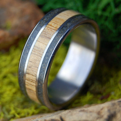 OREGON MYRTLE RHODE ISLAND | Oregon Myrtle Wood, Rhode Island Sand & Titanium Wedding Ring