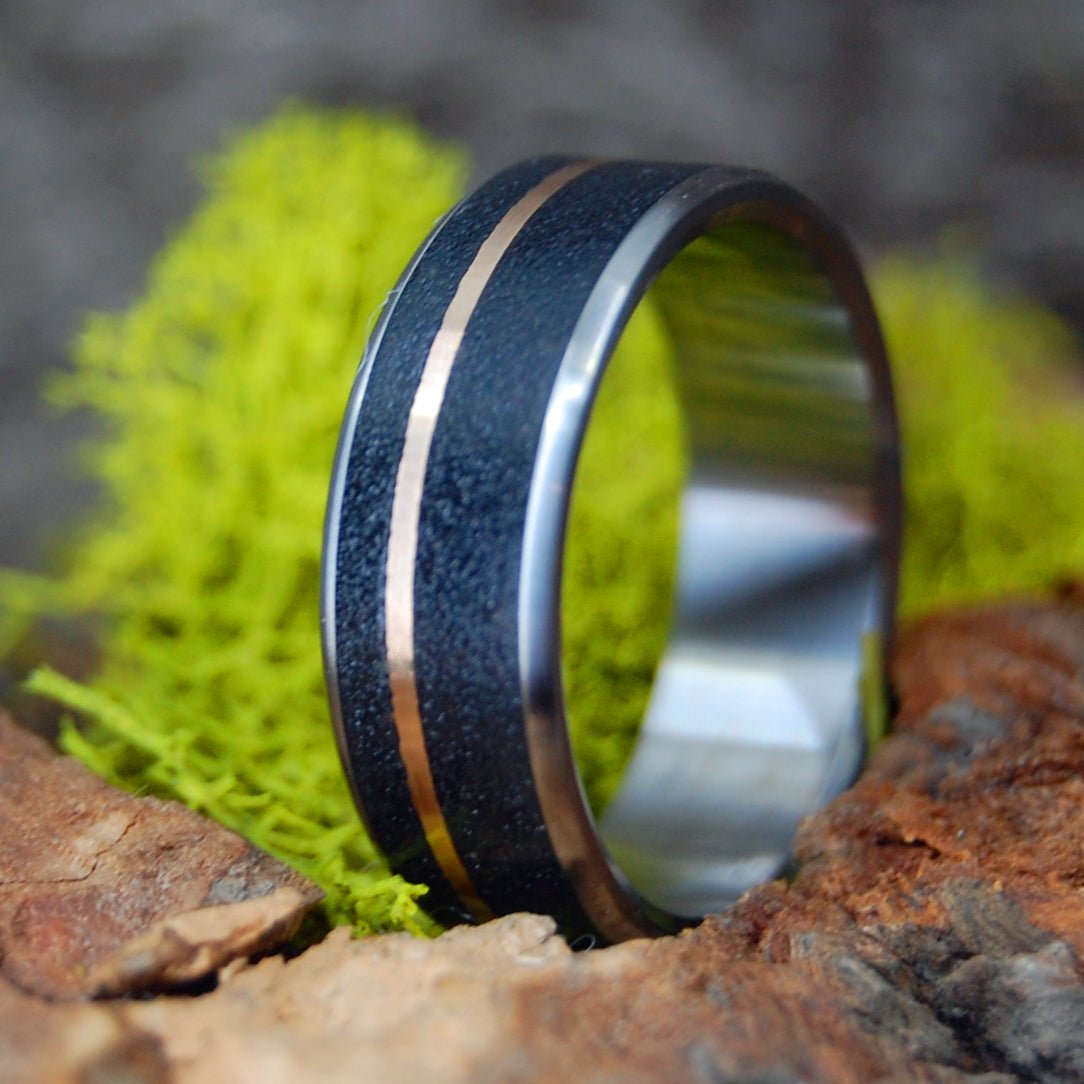 Playa Negra | Men's Black Beach Sand, Copper & Titanium Wedding Ring - Minter and Richter Designs