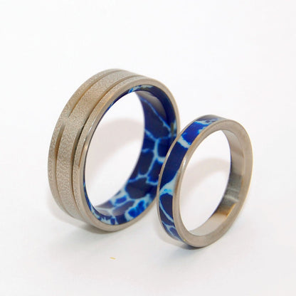 Step Carefully Cracked Ice | Cobalt Stone & Titanium - Unique Wedding Ring - Wedding Ring Set - Minter and Richter Designs