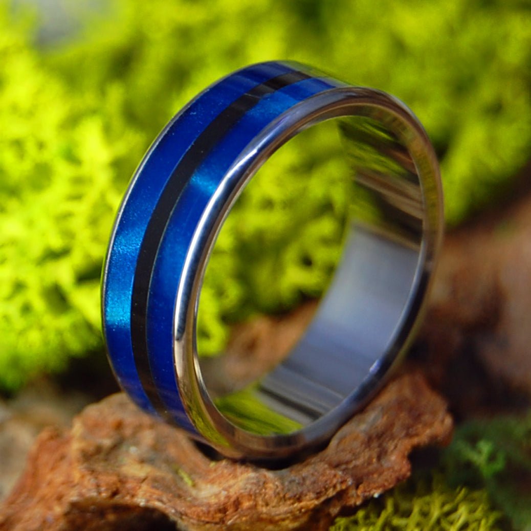 THE WINE GUY AND THE JUDGE | Men's Blue Marbled Opalescent Resin, Onyx & Titanium Wedding Ring - Minter and Richter Designs