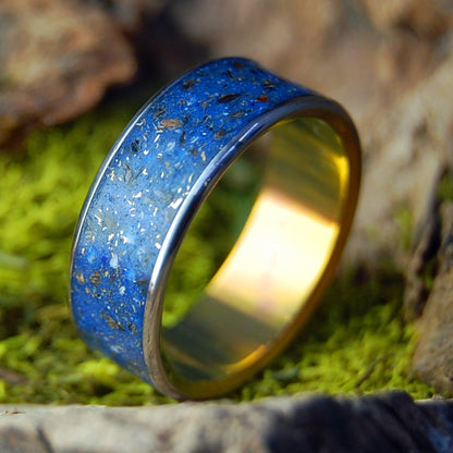 Venice Beach Gold Shark | Men's Venice, FL Beach Sand, Crushed Gold, Shark Teeth | Titanium Wedding Ring - Minter and Richter Designs