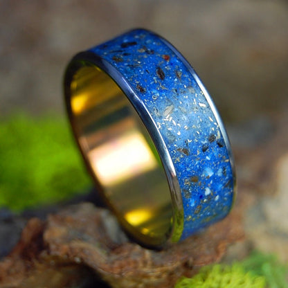 Venice Beach Gold Shark | Men's Venice, FL Beach Sand, Crushed Gold, Shark Teeth | Titanium Wedding Ring - Minter and Richter Designs