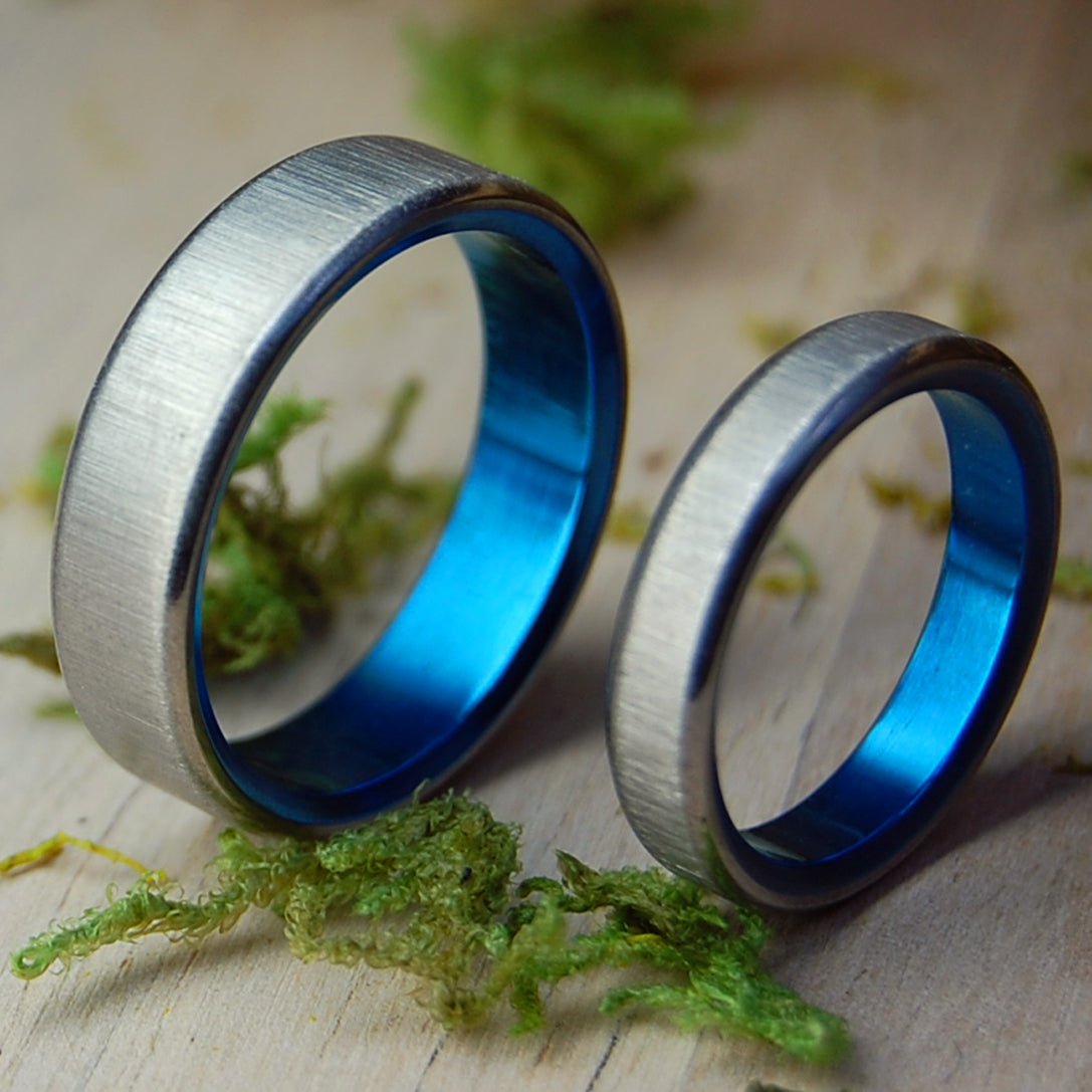Vertical Stroke Blue Set | Titanium Wedding Rings Set - Minter and Richter Designs