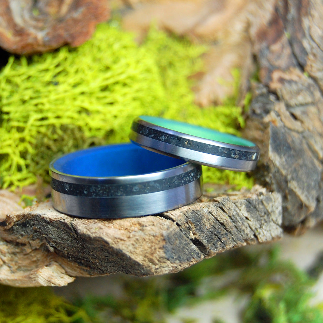 BLUE AND GREEN STARLIT NIGHT ON VIK BEACH| Icelandic Volcanic Beach Sand and Lava - Unique Wedding Rings - Minter and Richter Designs
