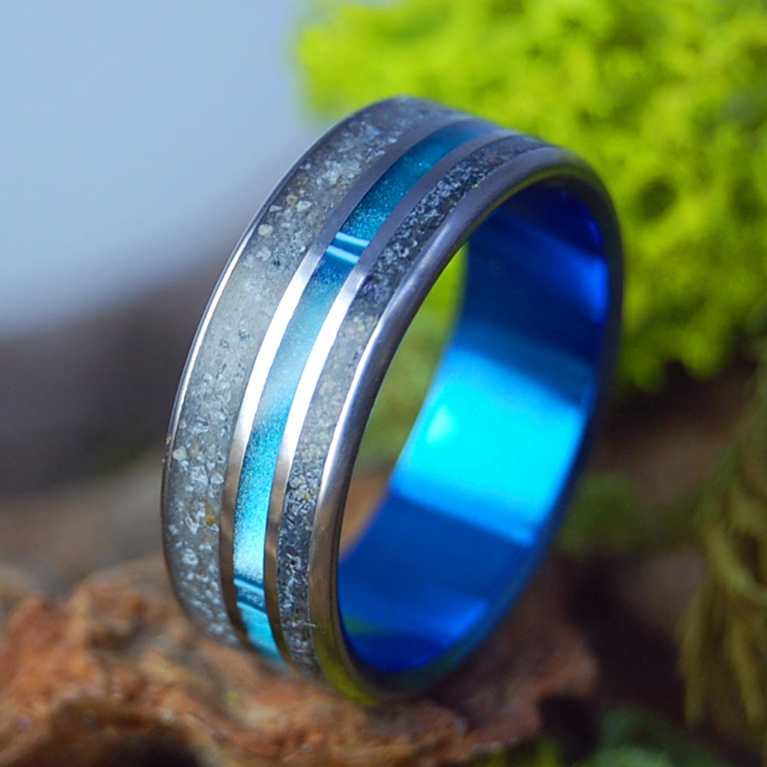 VINEYARD TO COSTA RICA | Men's Beach Sand & Aquatic Resin & Titanium Wedding Ring - Minter and Richter Designs