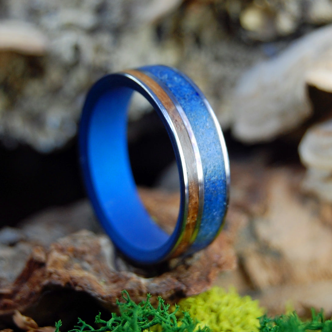 WHISKEY BLUE NEW ENGLAND | Whiskey Barrel Wood and Beach Sand - Titanium Wedding Rings - Minter and Richter Designs