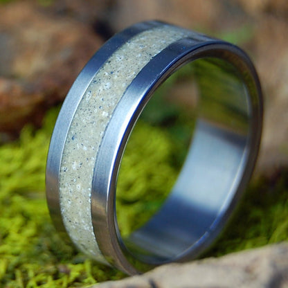 YOUR LIFE ROCKS | Your Personal Rocks, Shells and/or Beach Sand - Unique Wedding Ring - Minter and Richter Designs