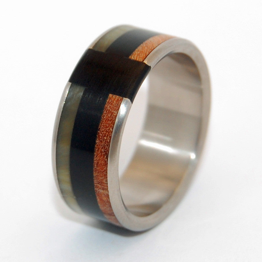 LOVE NEVER FAILS | Sheep Horn, Onyx Stone and Red Oak Wood - Titanium Wedding Rings - Minter and Richter Designs