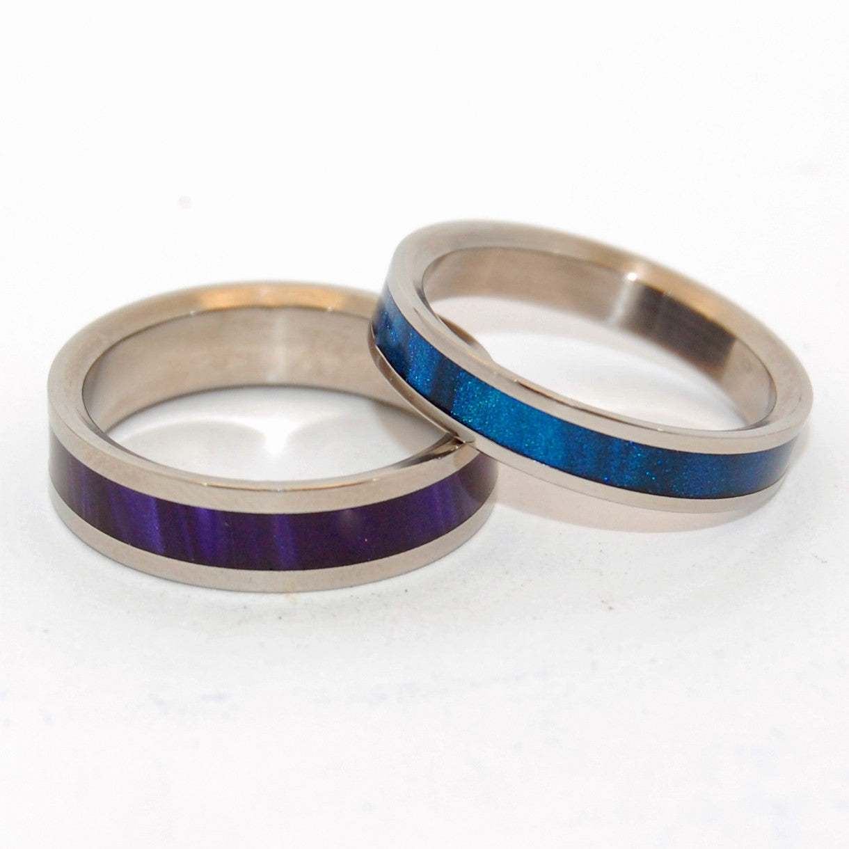 PURPURA HYACINTHUM | Blue Resin & Purple Resin - Unique Wedding Rings Set - Minter and Richter Designs