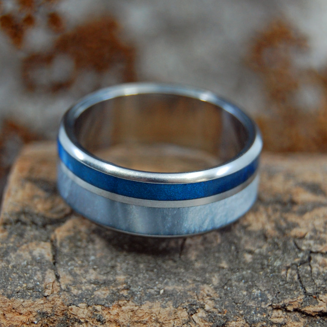 FOG RISING | Gray Pearl and Aqua Resin Wedding Rings - Minter and Richter Designs