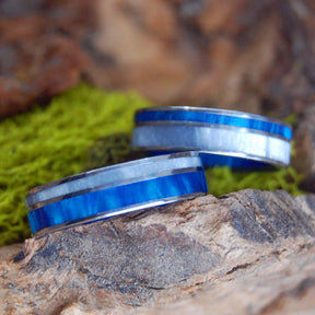 BLUE FOG | Blue and Gray Marbled Opalescent Resin - Titanium Wedding Rings - Black Rings set - Minter and Richter Designs